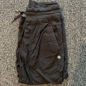 Lululemon cropped Studio Pant